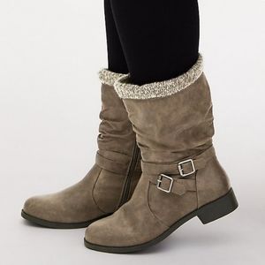 GREY FAUX LEATHER SWEATER-TRIMMED SLOUCHY MOTO BOOT (WW)